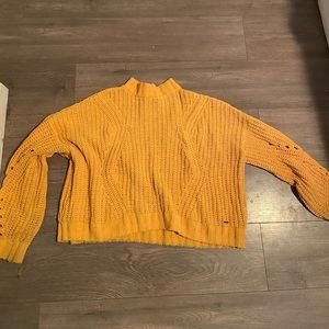 L Hollister Sweater